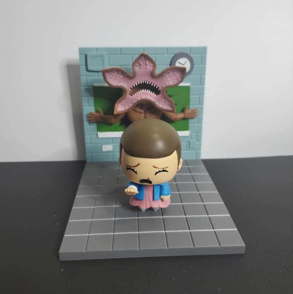 Stranger Things Eleven vs Demogorgon SuperEmoFriends Loot Crate Figure